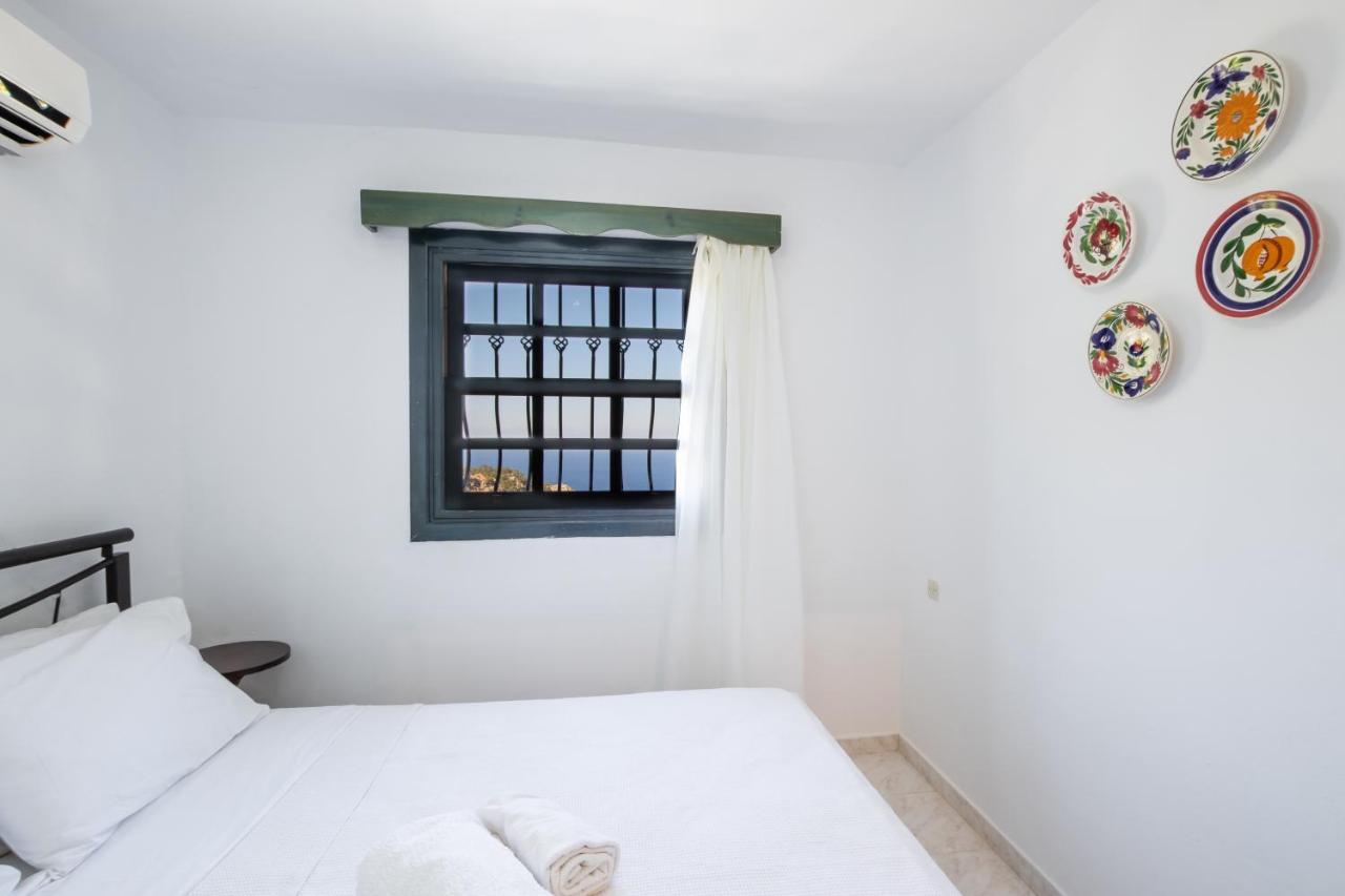 Mertonas Villa 키라파나기아 외부 사진