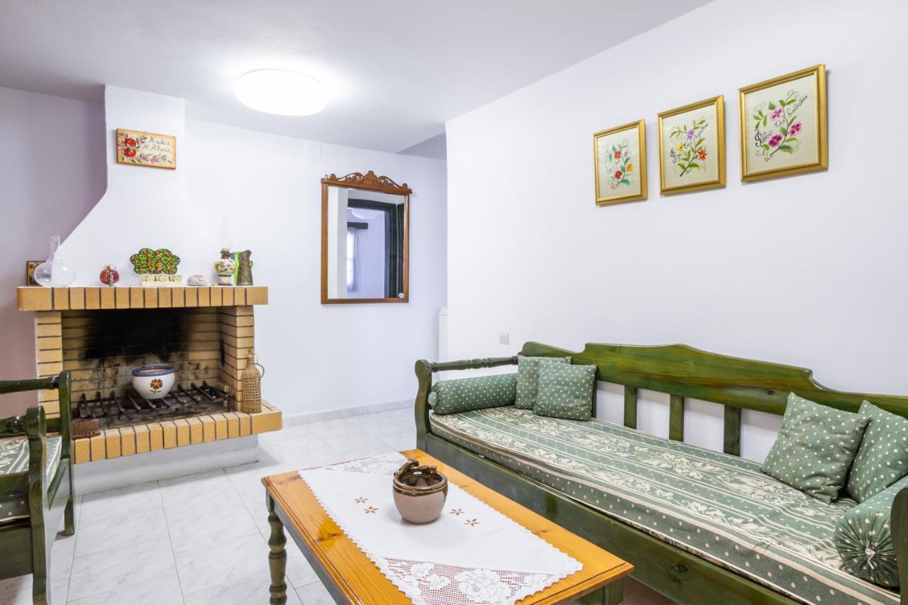 Mertonas Villa 키라파나기아 외부 사진
